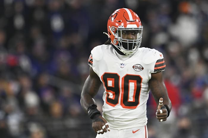 Nov 28, 2021; Baltimore, Maryland, USA; Cleveland Browns defensive end Jadeveon Clowney (90) gives a thumbs up during the game against the Baltimore Ravens at M&T Bank Stadium. Mandatory Credit: Tommy Gilligan-USA TODAY Sports