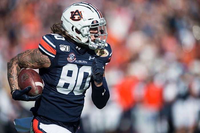 Auburn wide receiver Sal Cannella (80) runs in for a touchdown after a catch during the Outback Bowl at Raymond James Stadium in Tampa, Fla., on Wednesday, Jan. 1, 2020. Minnesota leads Auburn 24-17 at halftime. Jc Outbackbowl 49