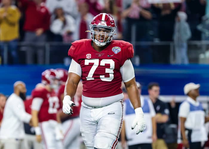 Alabama offensvie lineman Evan Neal.