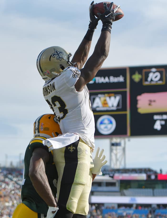 Saints Juwan Johnson pulls in a touchdown pass from quarterback Jameis Winston against the Green Bay Packers. © Bob Self/Florida Times-Union via Imagn Content Services, LLC