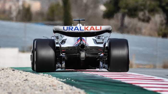 F1 Barcelona Pre Season Tests Tag 2 Nikita Mazepin (RUS) Haas F1 Team; F1 Barcelona Pre Season Tests am 23.02.2022