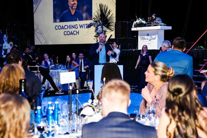 MB 03-04 Mavs Ball-8977