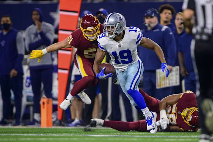 Dallas Cowboys WR Amari Cooper escapes tackle