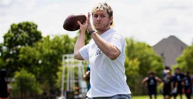 Texas landed 5-star quarterback Quinn Ewers in the college football transfer portal, a major addition for the Longhorns.