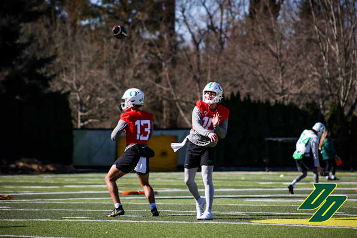 bo-nix-ty-thompson-throwing-spring-practice-w-logo