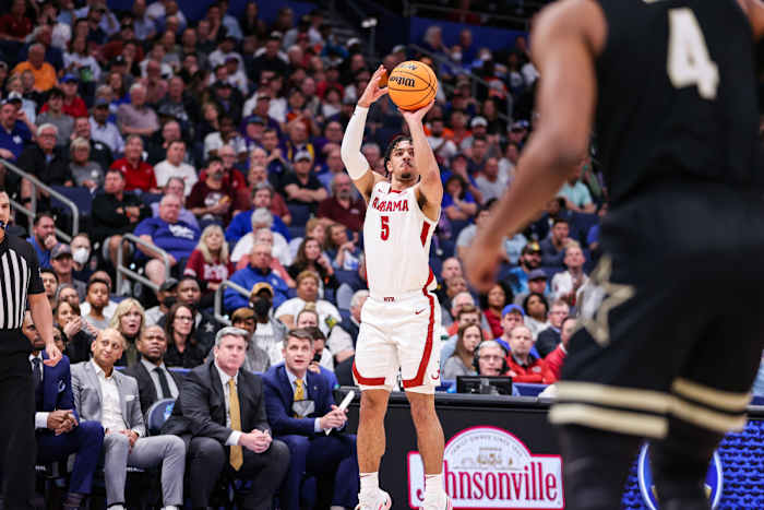 3102022 Jaden Shackelford shoots a three_AlabamavsVanderbilt_JT002530