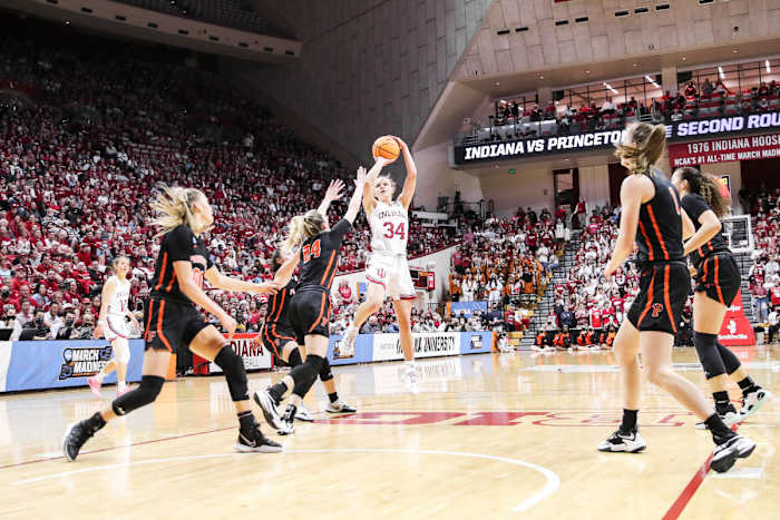 Grace Berger goes in for the jump shot.