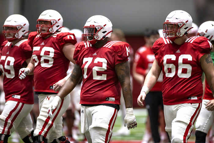 Offensive line Henry Lutovsky and Ian Boerkircher and Kevin Williams Jr. and Ezra Miller spring practice 2022.03.30 2901