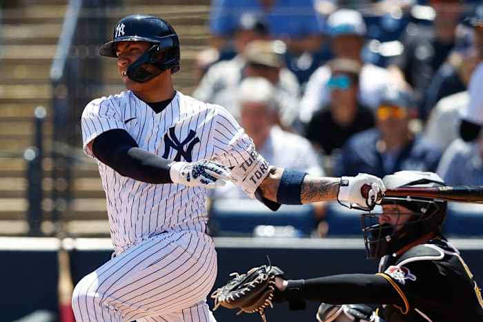 Yankees 2B Gleyber Torres swings in spring training