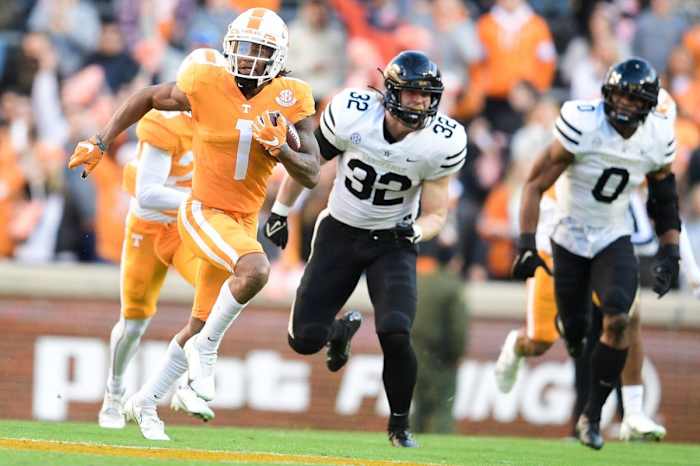 Tennessee wide receiver Velus Jones Jr. (1) runs the ball against Vanderbilt. Calvin Mattheis/News Sentinel / USA TODAY NETWORK