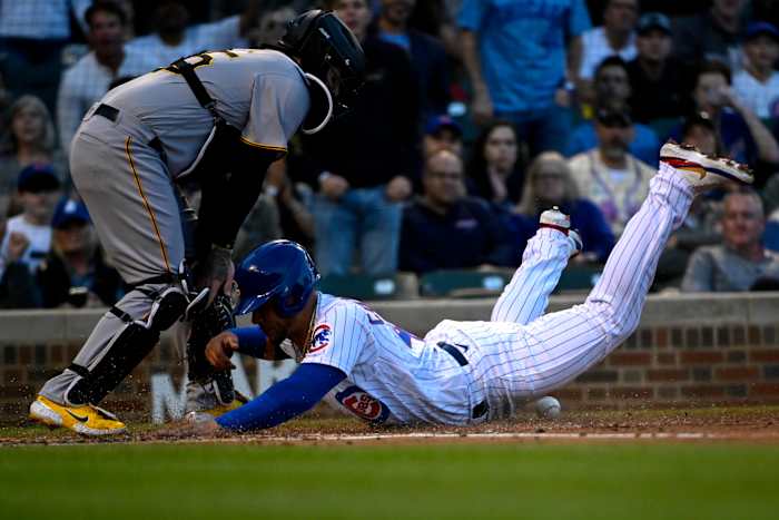 Willson Contreras scores.