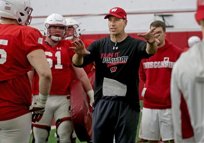Wisconsin offensive line coach Bob Bostad (Credit: Mike De Sisti / Milwaukee Journal Sentinel / USA TODAY NETWORK)