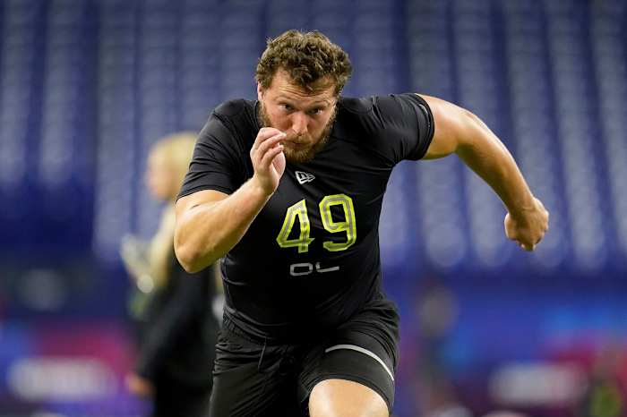 67534138-06F6-43BE-94E6-2B84FDA277B7