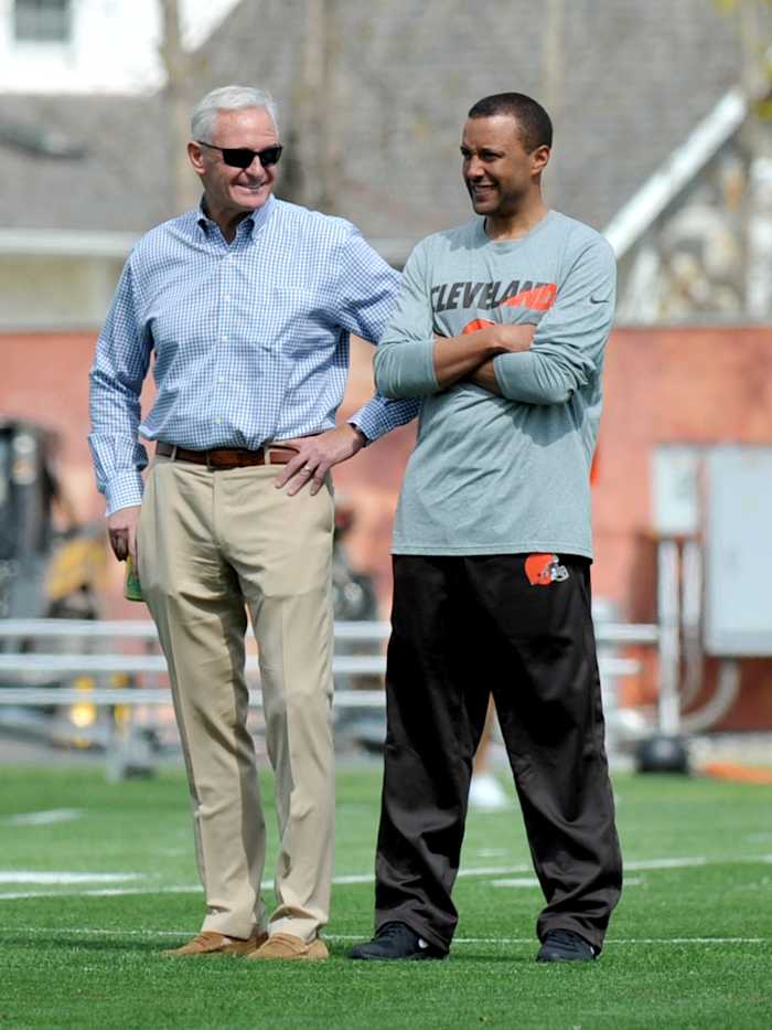 Browns owner Haslam with the former top Browns executive Brown, who is now team president of the Ravens.
