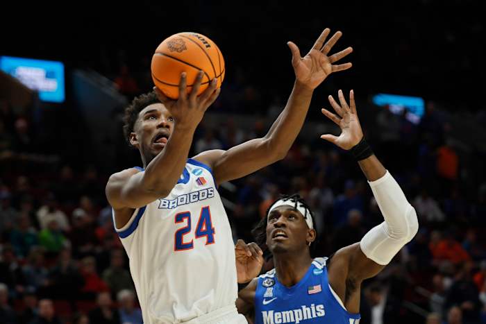 Boise State Broncos forward Abu Kigab (24) shoots against Memphis Tigers center Jalen Duren (2) in the first half during the first round of the 2022 NCAA Tournament at Moda Center.