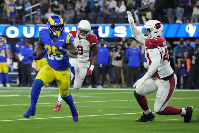 Los Angeles Rams running back Sony Michel (25) carries the ball against the Arizona Cardinals. Mandatory Credit: Kirby Lee-USA TODAY Sports