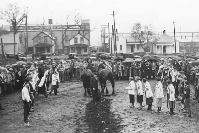 Memorial-Stadium-groundbreaking-1923-cropped