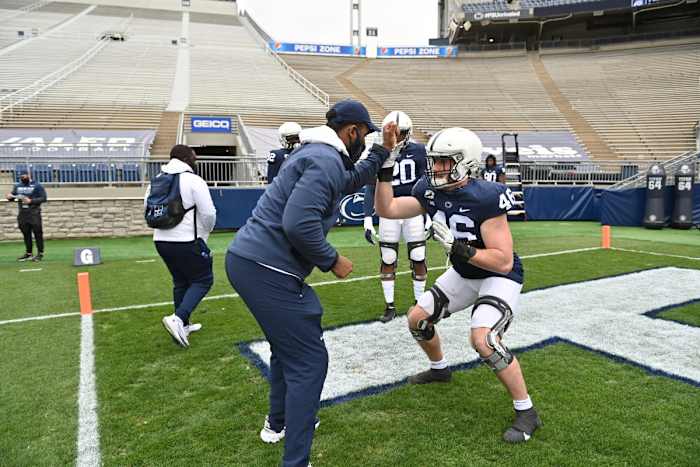 Defensive lineman Nick Tarburton