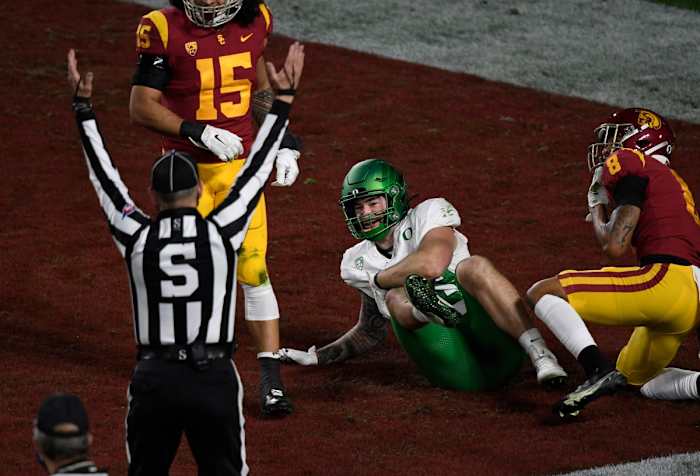 Hunter Kampmoyer catches a touchdown against USC in the 2020 Pac-12 Championship Game in Los Angeles on December 18, 2020.