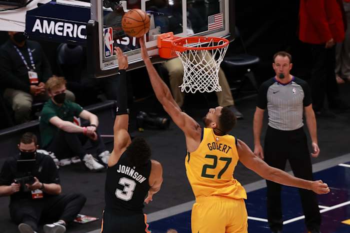 Rudy Gobert (27) blocks a shot against the San Antonio Spurs