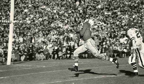 Al Zikmund scoring in the Rose Bowl