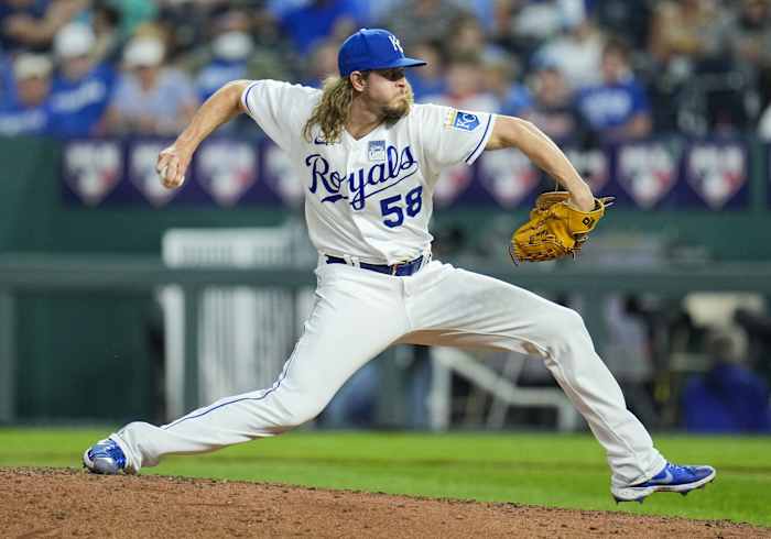 Jun 3, 2021; Kansas City, Missouri, USA; Kansas City Royals relief pitcher Scott Barlow (58) pitches against the Minnesota Twins during the eighth inning at Kauffman Stadium. Mandatory Credit: Jay Biggerstaff-USA TODAY Sports