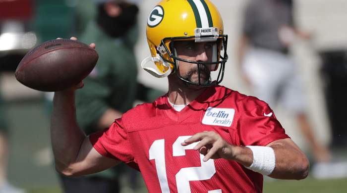 nfl-aaron-rodgers-holdout-everyone-loses