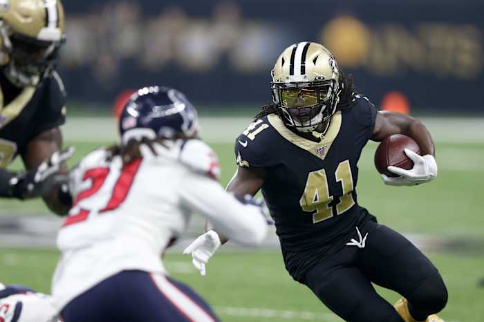 New Orleans Saints running back Alvin Kamara (41) defended by Houston Texans cornerback Bradley Roby (21). Mandatory Credit: Chuck Cook-USA TODAY Sports