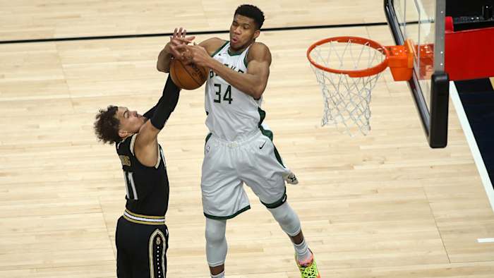 giannis-bucks-hawks-trae