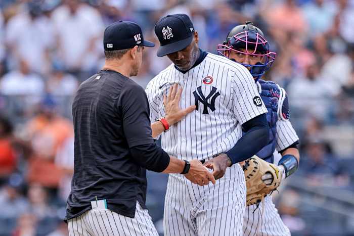 Yankees closer Aroldis Chapman taken out by Aaron Boone