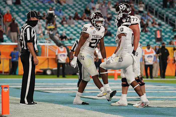 Isaiah Spiller's well-rounded game would take pressure off of MVP candidate, Josh Allen. 