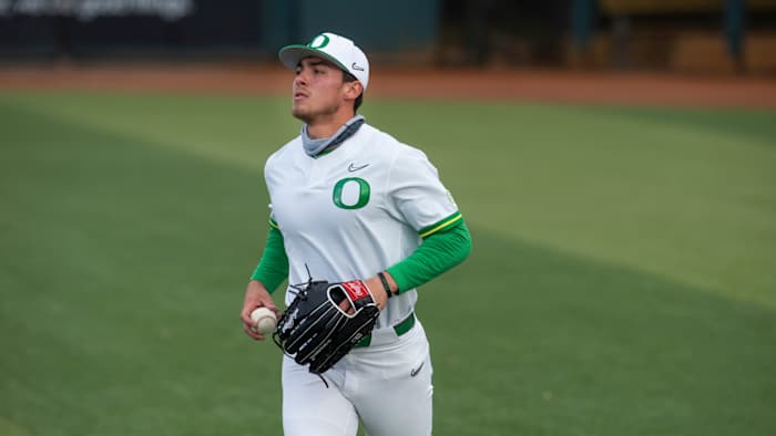 Oregon outfielder Aaron Zavala