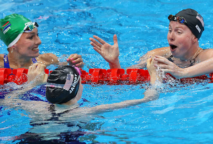 100-breaststroke-finish