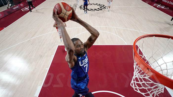 USA player Kevin Durant (7) dunks against Spain during the Tokyo 2020 Olympic Summer Games