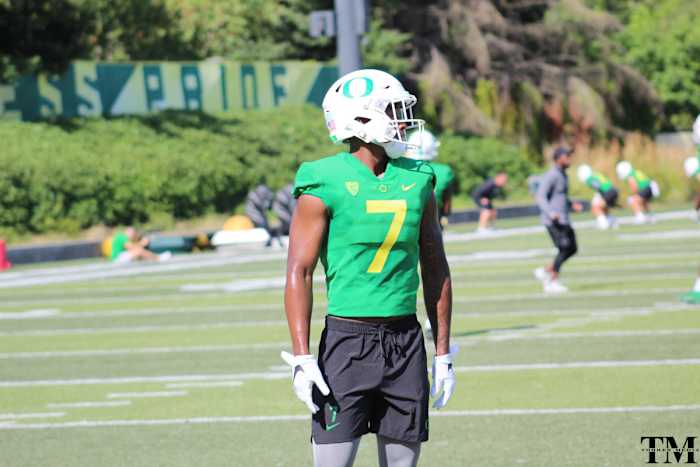 Stephens goes through drills at Oregon fall camp.