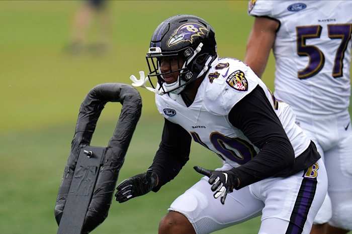 Malik Harrison has reportedly re-signed with the Baltimore Ravens on a one-year contract.