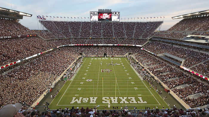 Kyle-Field.vresize.2240.1260.medium.0
