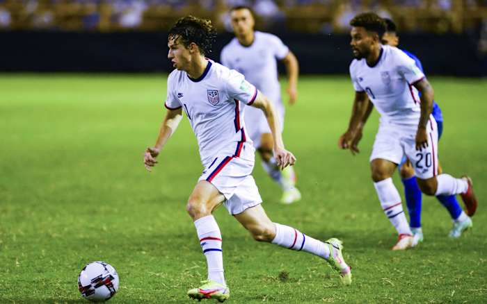 USMNT's Brenden Aaronson and Konrad de la Fuente
