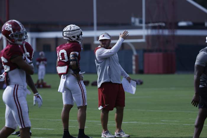 Pete Golding / Henry To'oTo'o, Alabama practice, Sept. 7, 2021