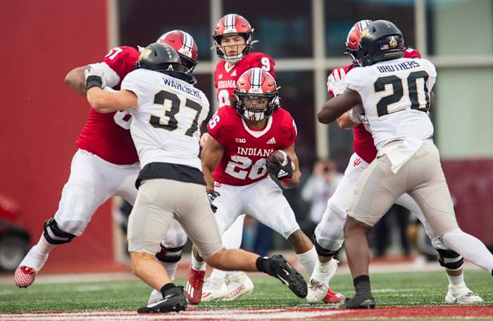 Wahlberg, Brothers vs Indiana