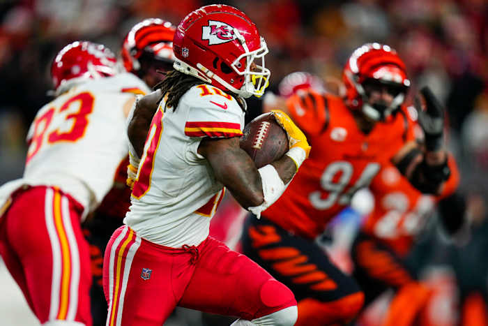 Dec 4, 2022; Cincinnati, Ohio, USA; Kansas City Chiefs running back Isiah Pacheco (10) breaks away to the outside in the fourth quarter of a Week 13 NFL game at Paycor Stadium. Mandatory Credit:Sam Greene-USA TODAY Sports