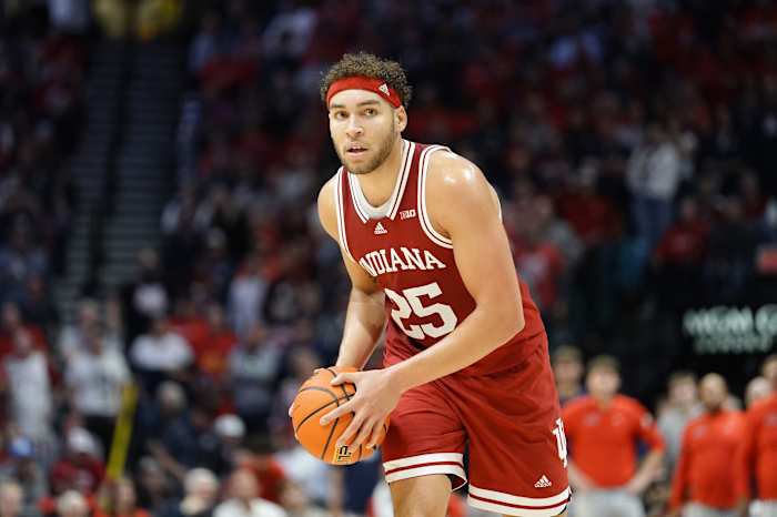 Indiana Hoosiers forward Race Thompson (25) controls the ball against the Arizona Wildcats during the second half at MGM Grand Garden Arena.