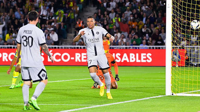 Lionel Messi assists Kylian Mbappe for a PSG goal