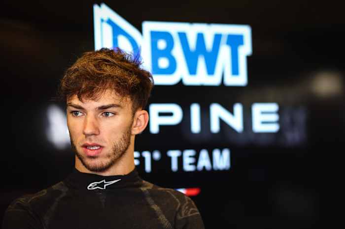 Pierre_Gasly_enjoys_first_outing_alongside_Jack_Doohan_as_BWT_Alpine_F1_Team_rounds_off_2022_season (2)