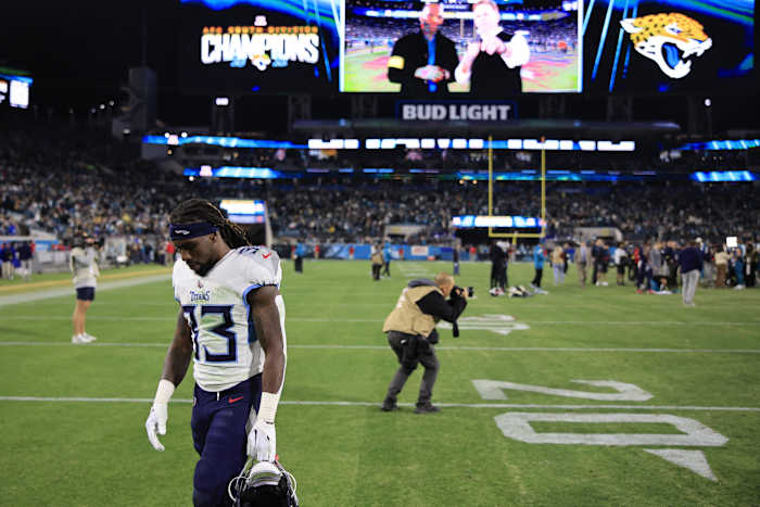 Tennessee Titans safety Jonathan Ward (33) walks off the field after the game of an NFL football regular season matchup AFC South division title game Saturday, Jan. 7, 2023 at TIAA Bank Field in Jacksonville. The Jacksonville Jaguars held off the Tennessee Titans 20-16.