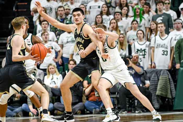 zach edey post up vs msu