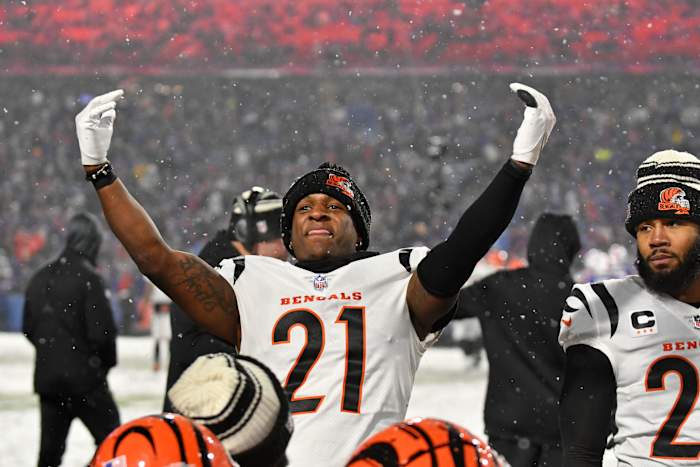 Jan 22, 2023; Orchard Park, New York, USA; Cincinnati Bengals cornerback Mike Hilton (21) reacts late during the fourth quarter of an AFC divisional round game against the Buffalo Bills at Highmark Stadium. Mandatory Credit: Mark Konezny-USA TODAY Sports