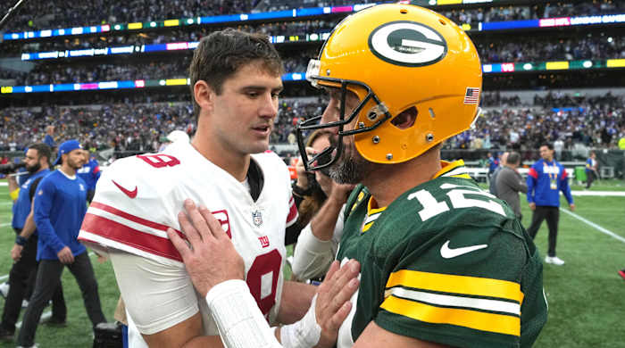 Giants quarterback Daniel Jones and Green Bay Packers quarterback Aaron Rodgers will be competing in the New York market for the attention of New York fans.