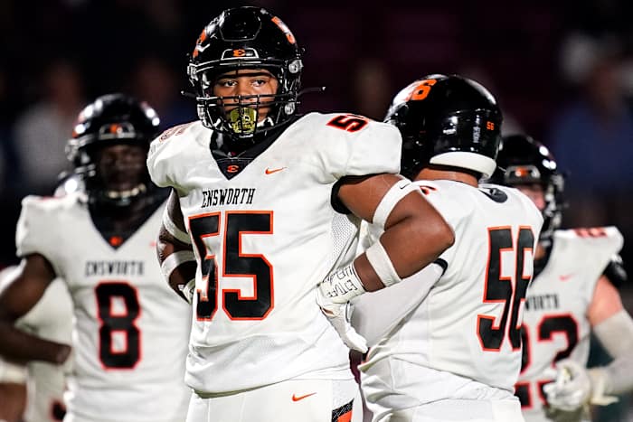 2025 4-star DL Ethan Utley during a high school game his sophomore season. (Photo by Andrew Nelles of The Tennessean)