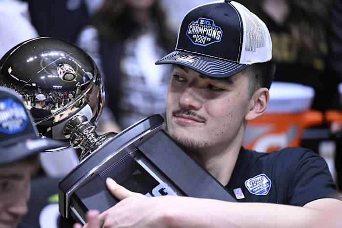 zach edey big ten champs trophy